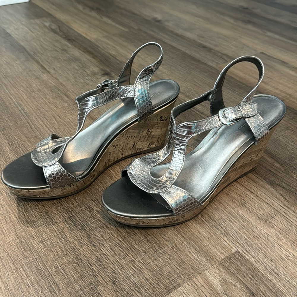 Kelly & Katie wedge sandal